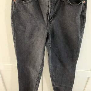Old Navy Women's Skinny Jeans in Washed Black